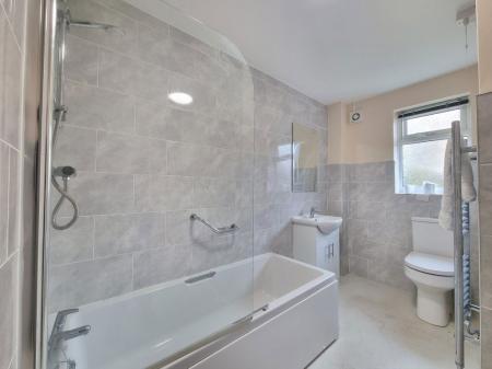 3 bedroom Property to let in James Gavin Way, Leicester