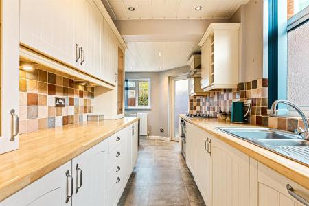 3 bedroom Semi-detached house for sale in Ashclose Avenue, Leicester