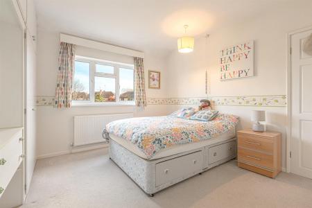 3 bedroom Semi-detached house for sale in Ashclose Avenue, Leicester