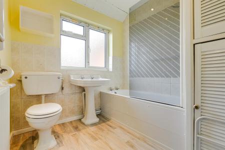 3 bedroom Semi-detached house for sale in Ashclose Avenue, Leicester