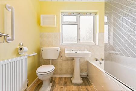 3 bedroom Semi-detached house for sale in Ashclose Avenue, Leicester