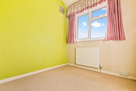 3 bedroom Semi-detached house for sale in Ashclose Avenue, Leicester
