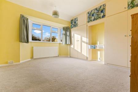 3 bedroom Semi-detached house for sale in Ashclose Avenue, Leicester