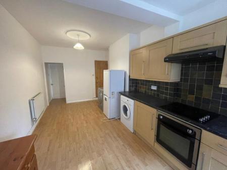 2 bedroom Property to let in Clarendon Park Road, Leicester