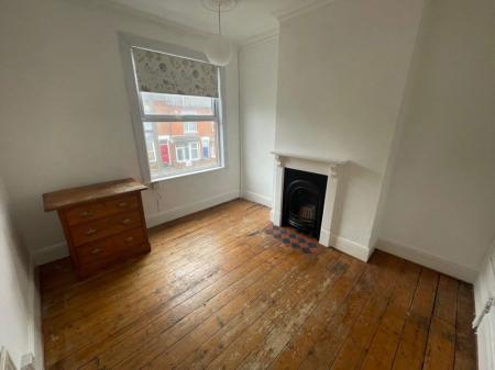 2 bedroom Property to let in Clarendon Park Road, Leicester