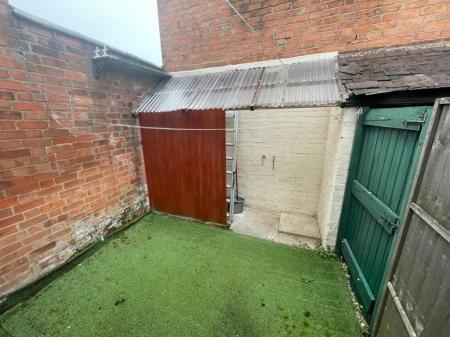 2 bedroom Property to let in Clarendon Park Road, Leicester