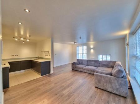 2 bedroom Property to let in Clarendon Park Road, Clarendon Park, Leicester