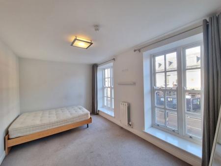 2 bedroom Property to let in Clarendon Park Road, Clarendon Park, Leicester
