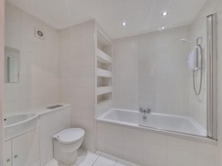 2 bedroom Property to let in Clarendon Park Road, Clarendon Park, Leicester