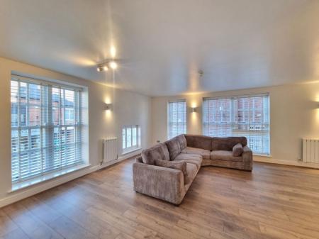 2 bedroom Property to let in Clarendon Park Road, Clarendon Park, Leicester