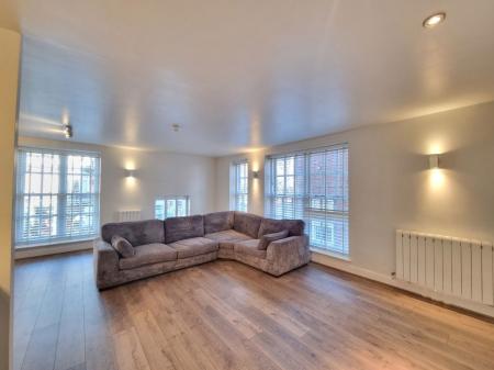 2 bedroom Property to let in Clarendon Park Road, Clarendon Park, Leicester