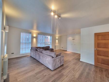 2 bedroom Property to let in Clarendon Park Road, Clarendon Park, Leicester