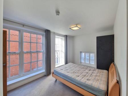 2 bedroom Property to let in Clarendon Park Road, Clarendon Park, Leicester