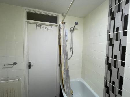 1 bedroom Flat for sale in Lawnswood, Hinckley