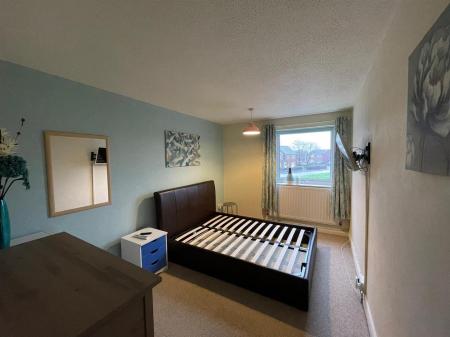 1 bedroom Flat for sale in Lawnswood, Hinckley