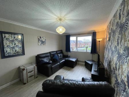 1 bedroom Flat for sale in Lawnswood, Hinckley