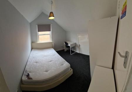 6 bedroom Property to let in Saxby Street, Leicester