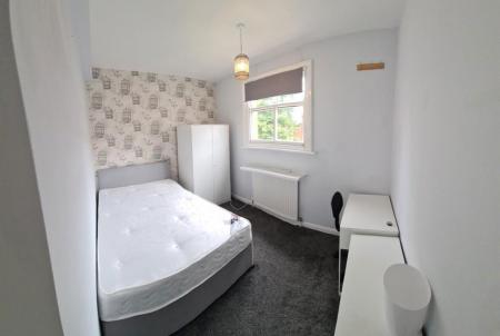 6 bedroom Property to let in Saxby Street, Leicester