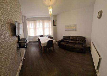 6 bedroom Property to let in Saxby Street, Leicester