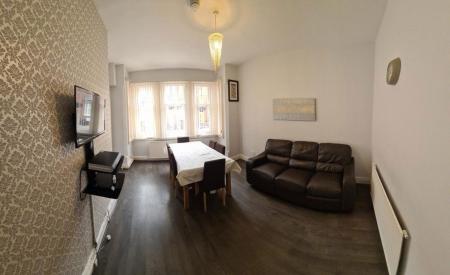 6 bedroom Property to let in Saxby Street, Leicester