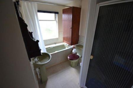 2 bedroom Property to let in Mill Hill Lane, Leicester