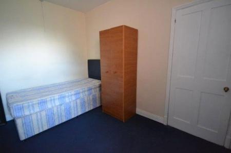 2 bedroom Property to let in Mill Hill Lane, Leicester