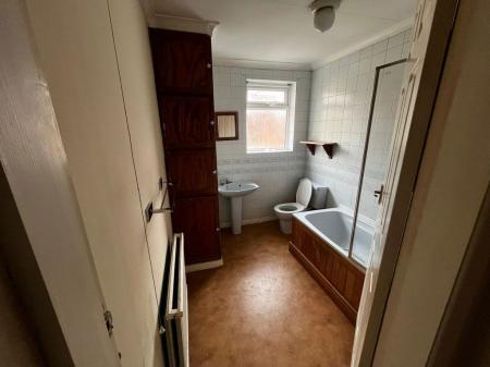 2 bedroom Property to let in Edward Road, Leicester