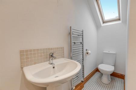 4 bedroom Terraced House for sale in Knighton Road, Leicester