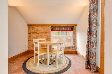 4 bedroom Terraced House for sale in Knighton Road, Leicester