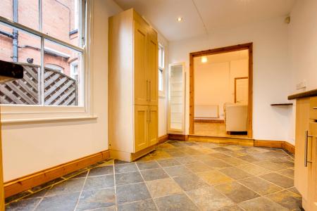 4 bedroom Terraced House for sale in Knighton Road, Leicester