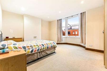 4 bedroom Terraced House for sale in Knighton Road, Leicester