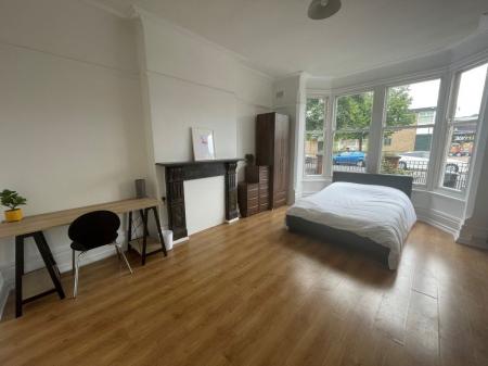 6 bedroom Property to let in Fosse Road South, Leicester