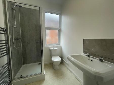 6 bedroom Property to let in Fosse Road South, Leicester