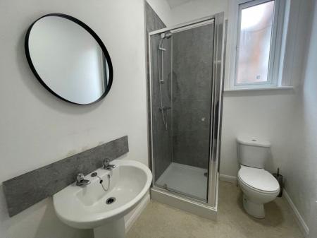 6 bedroom Property to let in Fosse Road South, Leicester