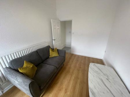 6 bedroom Property to let in Fosse Road South, Leicester