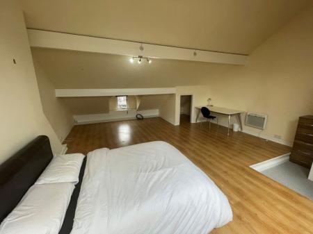 6 bedroom Property to let in Fosse Road South, Leicester