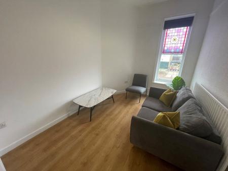 6 bedroom Property to let in Fosse Road South, Leicester