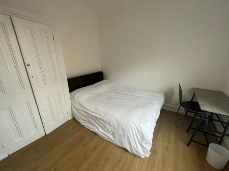 6 bedroom Property to let in Fosse Road South, Leicester