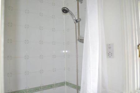 2 bedroom Property to let in Cricks Retreat, Great Glen, Leicestershire