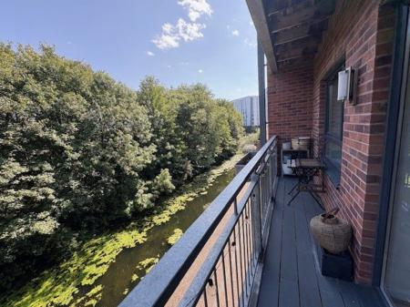 2 bedroom Property to let in Western Road, Leicester