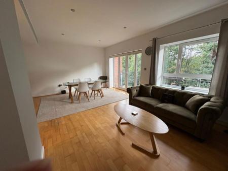 2 bedroom Property to let in Western Road, Leicester