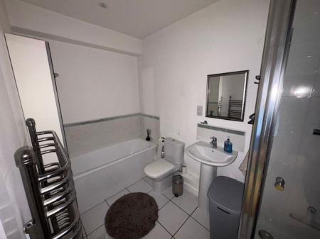 2 bedroom Property to let in Western Road, Leicester