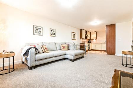 2 bedroom Flat for sale in The Laurels, Leicester