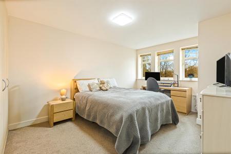 2 bedroom Flat for sale in The Laurels, Leicester