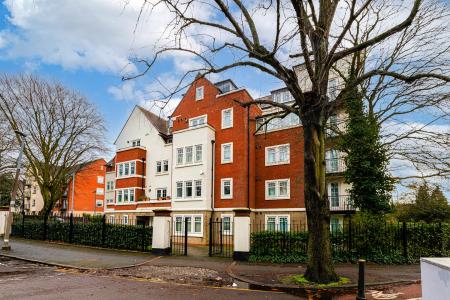 2 bedroom Flat for sale in The Laurels, Leicester