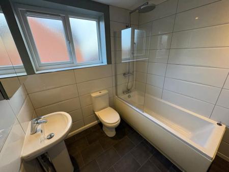 4 bedroom Property to let in Fox Covert, Leicester