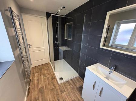 4 bedroom Property to let in Fox Covert, Leicester