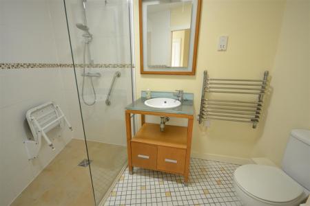 2 bedroom Apartment for sale in High Street, Evington, Leicester