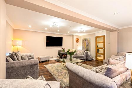 5 bedroom Detached house for sale in Hollies Way, Bushby, Leicester