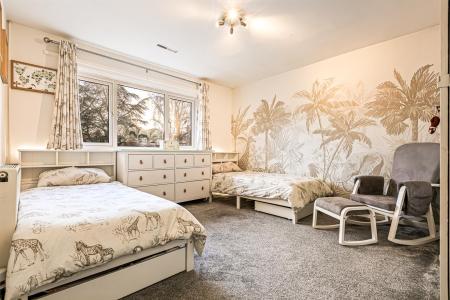 5 bedroom Detached house for sale in Hollies Way, Bushby, Leicester